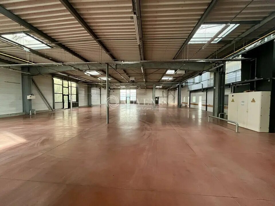 Local d’activités dans Chanteloup-les-Vignes à louer Photo de l’immeuble– Image 1 sur 12