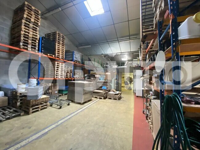 Plus de détails pour Industriel/Logistique à louer