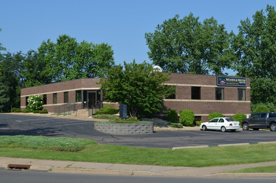 3610 Oakwood Mall Dr, Eau Claire, WI à louer - Photo de l’immeuble – Image 2 sur 6