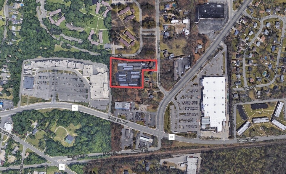 62 Hewlett Ave, East Patchogue, NY à vendre - Aérien – Image 2 sur 4