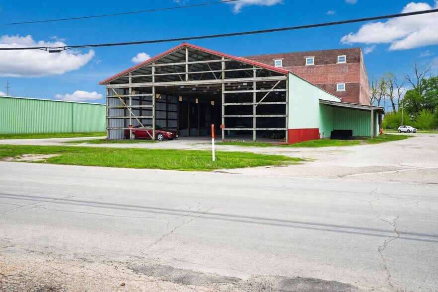 407 W Ryder St, Litchfield, IL à vendre - Photo de l’immeuble – Image 3 sur 8