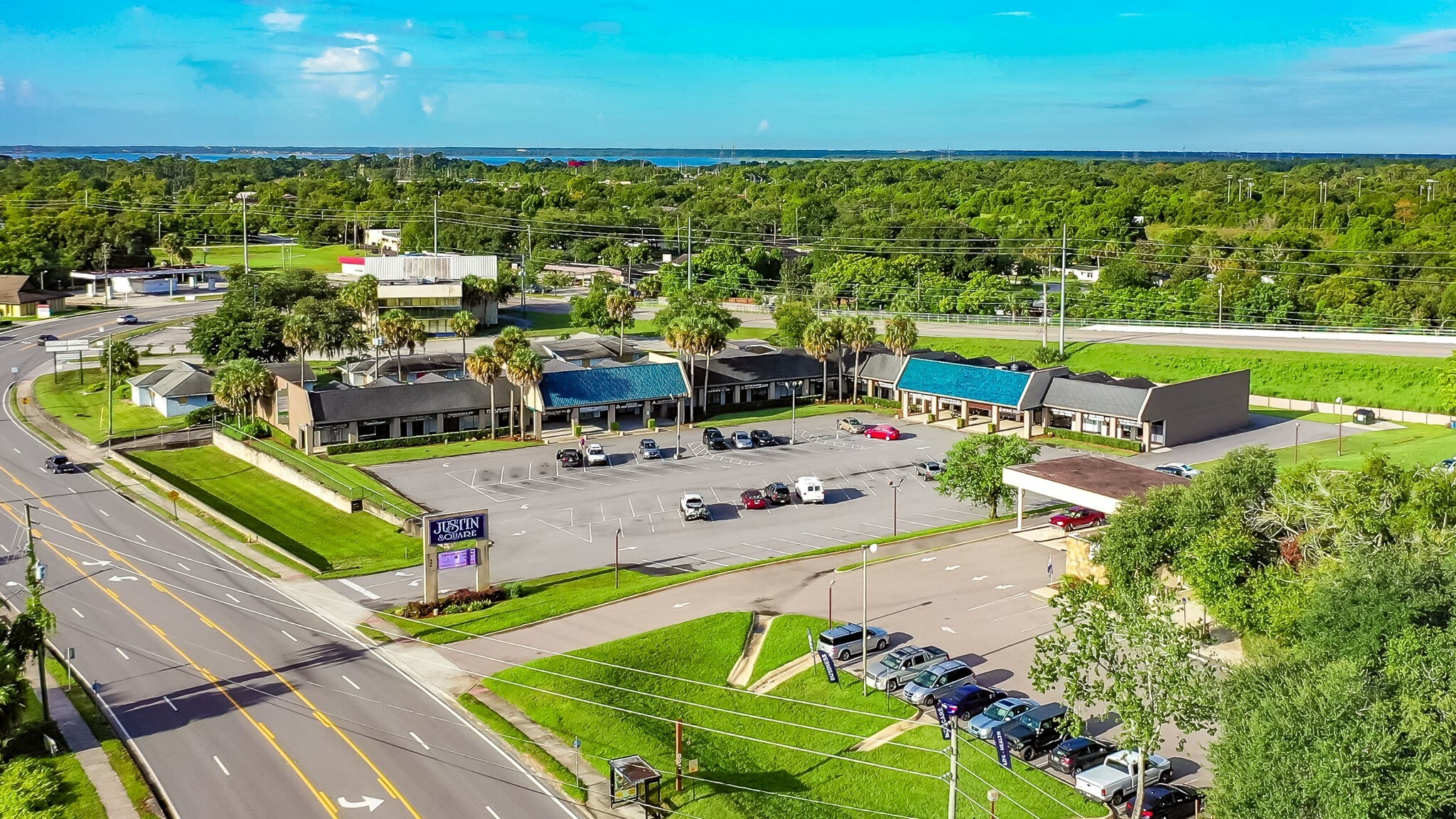 840 deltona Blvd, Deltona, FL à louer Photo principale– Image 1 sur 7