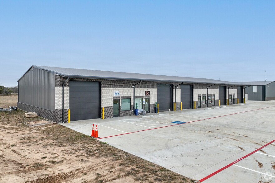 6141 Contrary Creek Rd, Granbury, TX à louer - Photo de l’immeuble – Image 3 sur 7