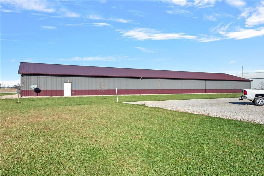 1001 High Prairie Dr, Athens, IL à vendre - Photo de l’immeuble – Image 3 sur 21