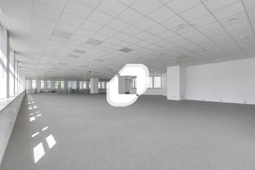 Bureau dans Noisy-le-Grand à louer - Photo de l’immeuble – Image 2 sur 14