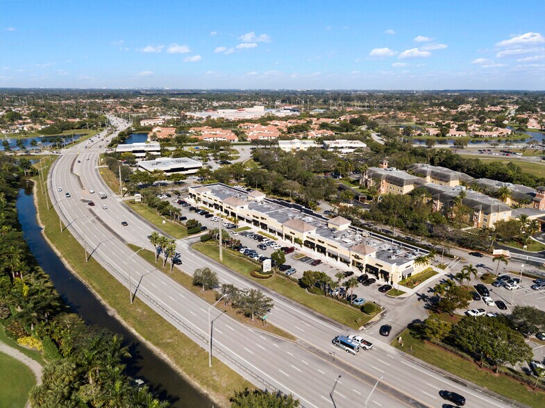 8210-8320 Jog Rd, Boynton Beach, FL à louer - Photo de l’immeuble – Image 2 sur 12