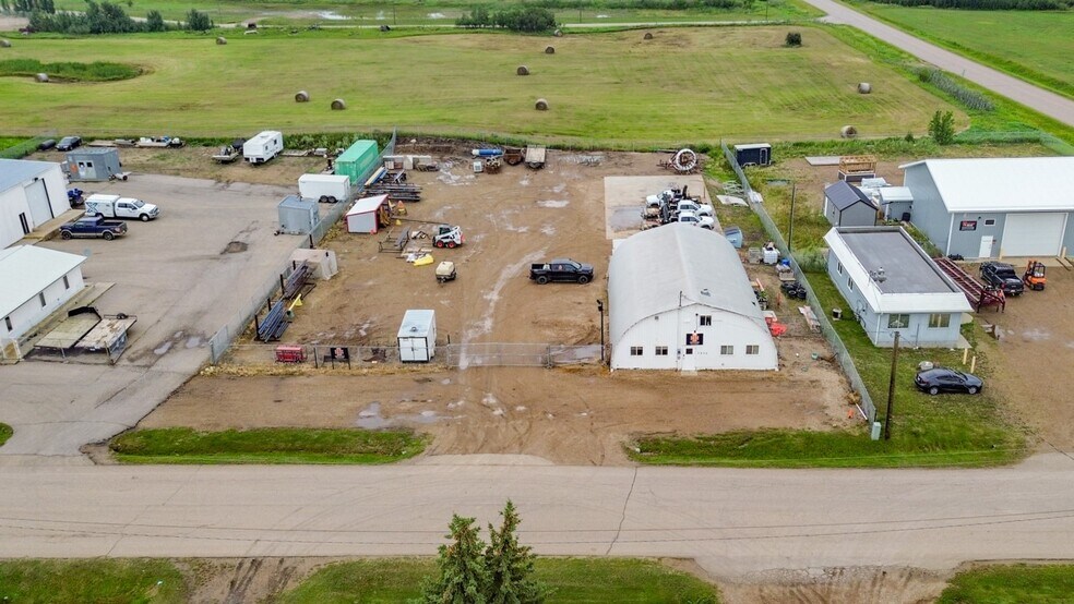 3804-47 Ave, Stettler, AB à vendre - Photo principale – Image 1 sur 41
