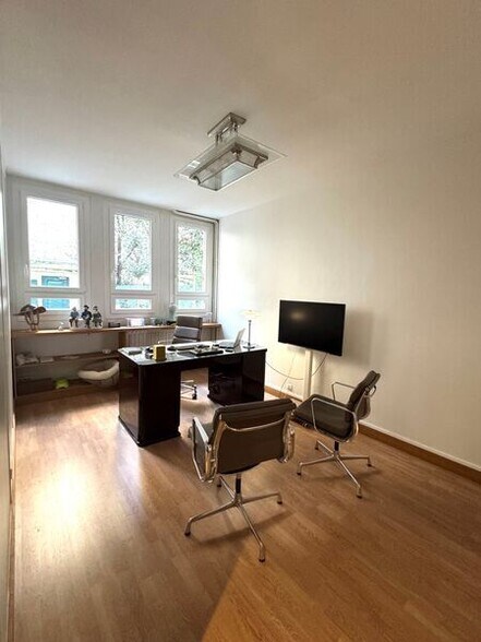 Bureau dans Neuilly-sur-Seine à louer - Photo intérieure – Image 2 sur 5