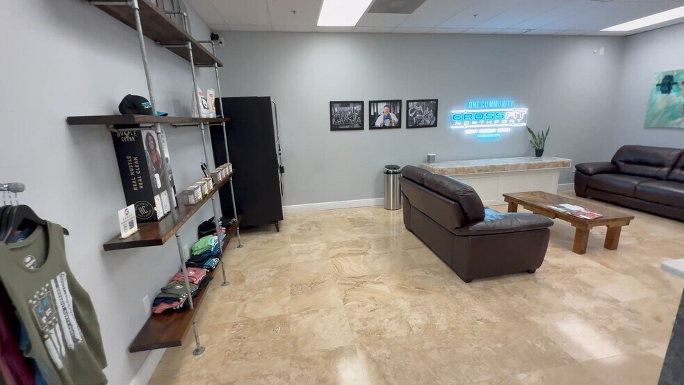 1090 Innovation Ave, North Port, FL à louer - Vidéo sur l’annonce professionnelle – Image 2 sur 14