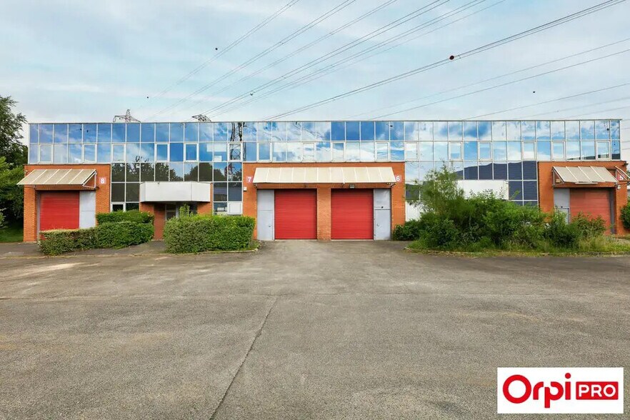 Local d’activités dans Massy à louer - Photo de l’immeuble – Image 1 sur 8