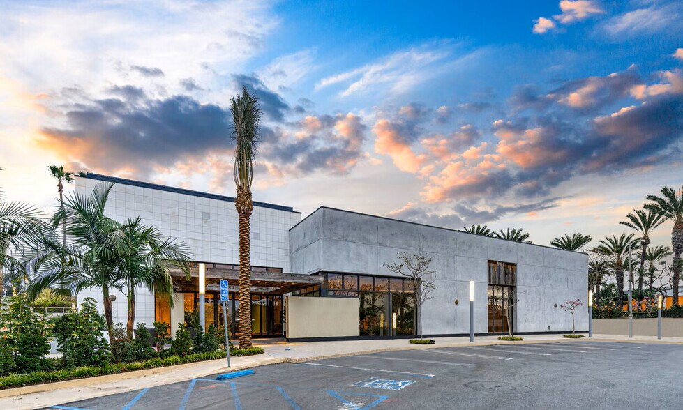 800 S Pacific Coast Hwy, El Segundo, CA à louer - Photo de l’immeuble – Image 1 sur 15