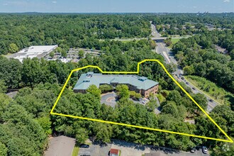 610 Jones Ferry Rd, Carrboro, NC - Vue aérienne vue de carte - Image1
