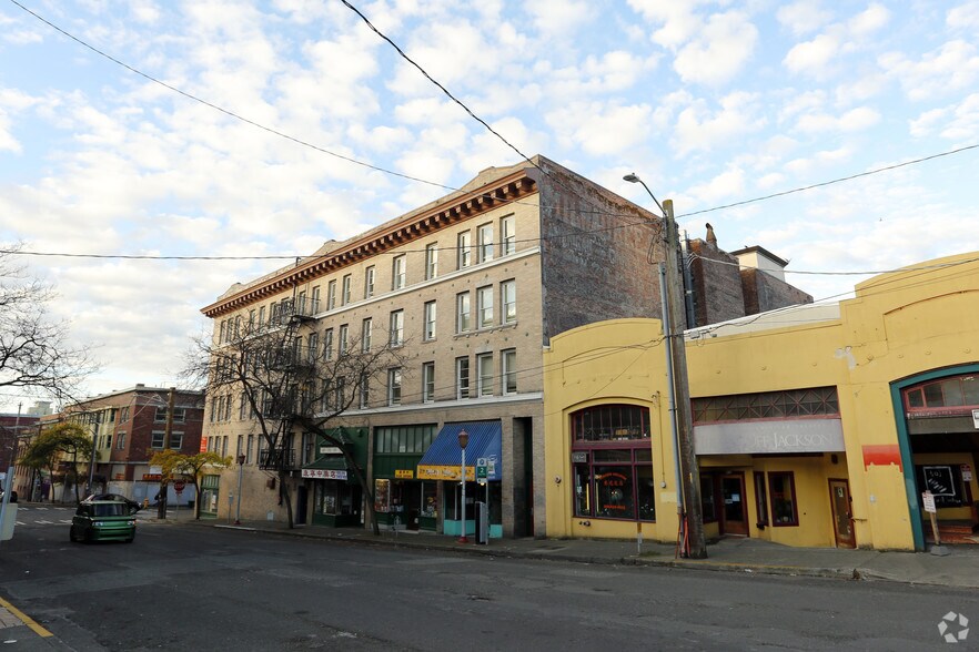 668 S King St, Seattle, WA à louer - Photo de l’immeuble – Image 3 sur 25