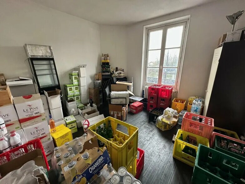 Local commercial dans Andrésy à vendre - Photo de l’immeuble – Image 3 sur 4