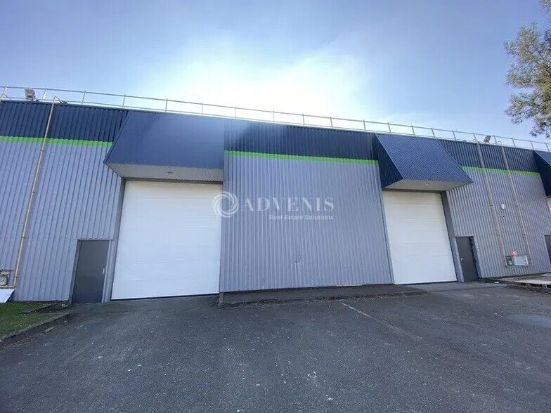 Industriel/Logistique dans Coignières à louer - Photo de l’immeuble – Image 2 sur 5