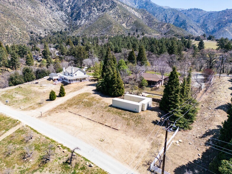 11550 Raspberry Ln, Oak Glen, CA à vendre - Photo de l’immeuble – Image 2 sur 28