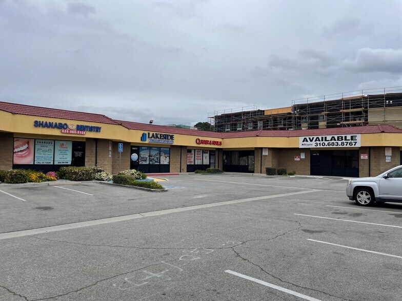 14607 Ramona Blvd, Baldwin Park, CA à louer - Photo de l’immeuble – Image 3 sur 5