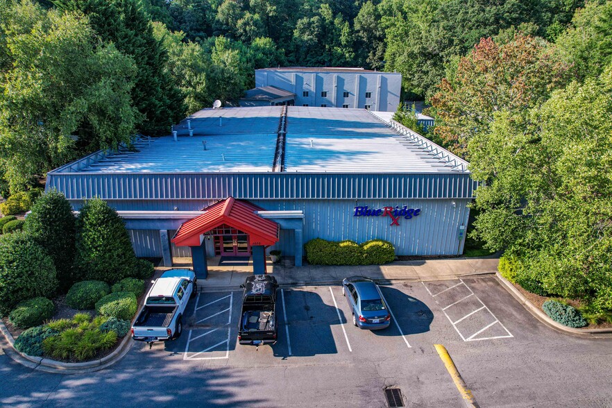 1070-1072 Tunnel Rd, Asheville, NC à vendre - Photo de l’immeuble – Image 1 sur 12