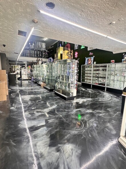 3555 E Coast Hwy, Corona Del Mar, CA à louer - Photo intérieure – Image 2 sur 5