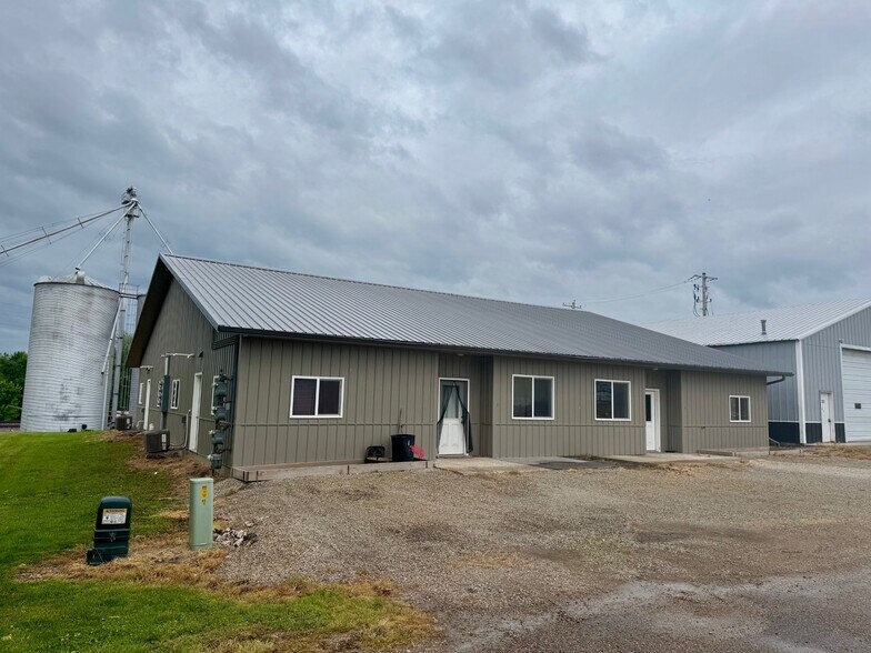 205 Collins St, Batavia, IA à vendre - Photo de l’immeuble – Image 2 sur 16