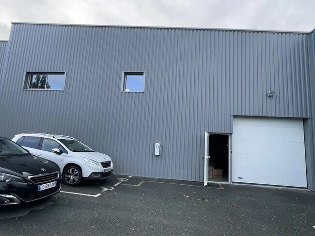 Plus de détails pour Local d'activités à louer