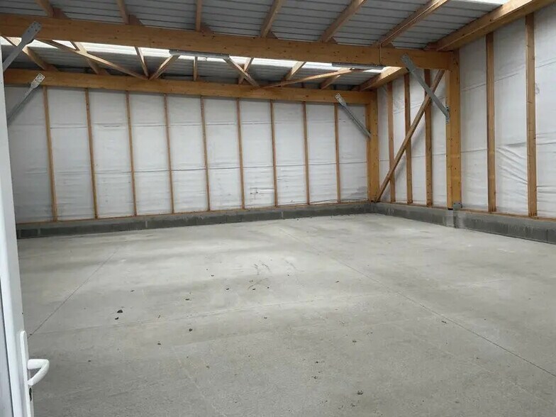 Local d'activités dans Plouzané à vendre - Photo de l’immeuble – Image 2 sur 5