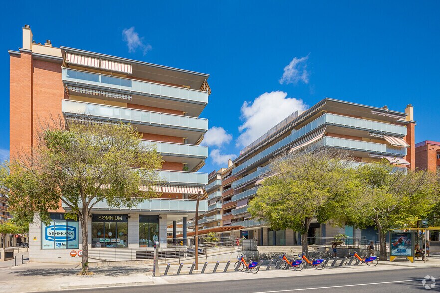 Immeuble residentiel dans Castelldefels, Barcelona à vendre - Photo principale – Image 1 sur 2