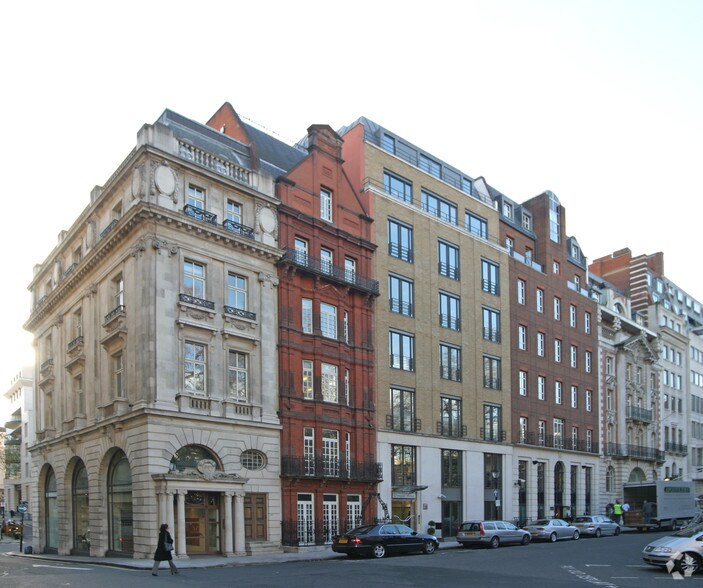 26 St. James's Sq, Londres à louer - Photo de l’immeuble – Image 2 sur 10
