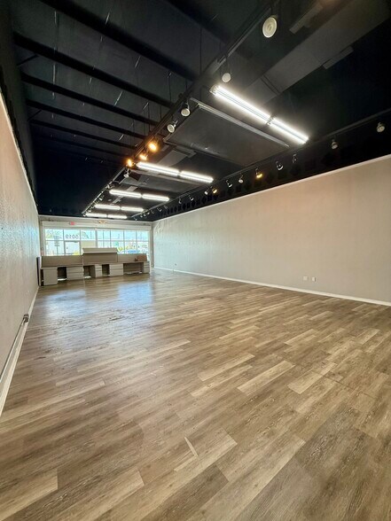 5011-5047 Ulmerton Rd, Clearwater, FL à louer - Photo de l’immeuble – Image 3 sur 9