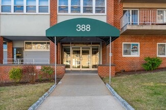 Plus de détails pour 388 Westchester Ave, Port Chester, NY - Logement à vendre