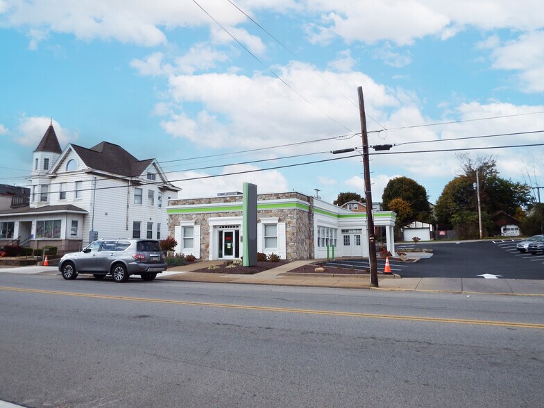 472 Adams St, Rochester, PA à louer - Photo principale – Image 1 sur 1
