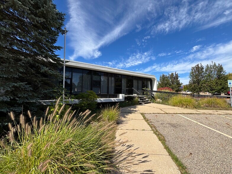 4414 S Pennsylvania Ave, Lansing, MI à vendre - Photo de l’immeuble – Image 3 sur 20