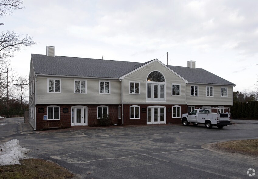 118 Waterhouse Rd, Bourne, MA à vendre - Photo de l’immeuble – Image 2 sur 13