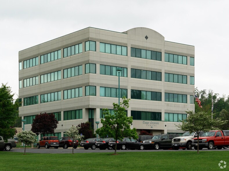 135 Corporate Centre Dr, Scott Depot, WV à louer - Photo de l’immeuble – Image 3 sur 17