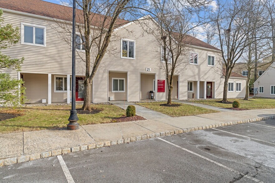 21 Clyde Rd, Somerset, NJ à vendre - Photo de l’immeuble – Image 2 sur 28