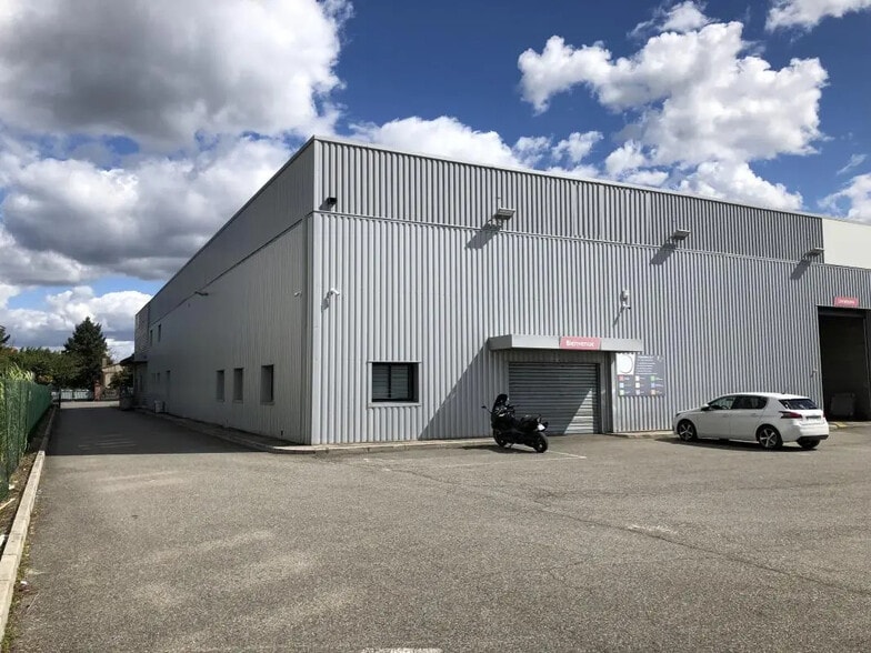 Local d’activités dans Toulouse à louer - Photo de l’immeuble – Image 2 sur 8