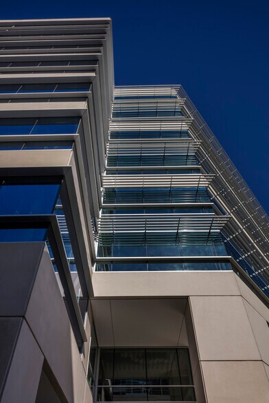 10713 W Sam Houston Pky N, Houston, TX à louer - Photo de l’immeuble – Image 3 sur 10