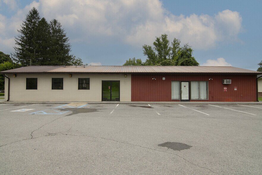 1931 Alta Dr, Alderson, WV à vendre - Photo principale – Image 1 sur 74