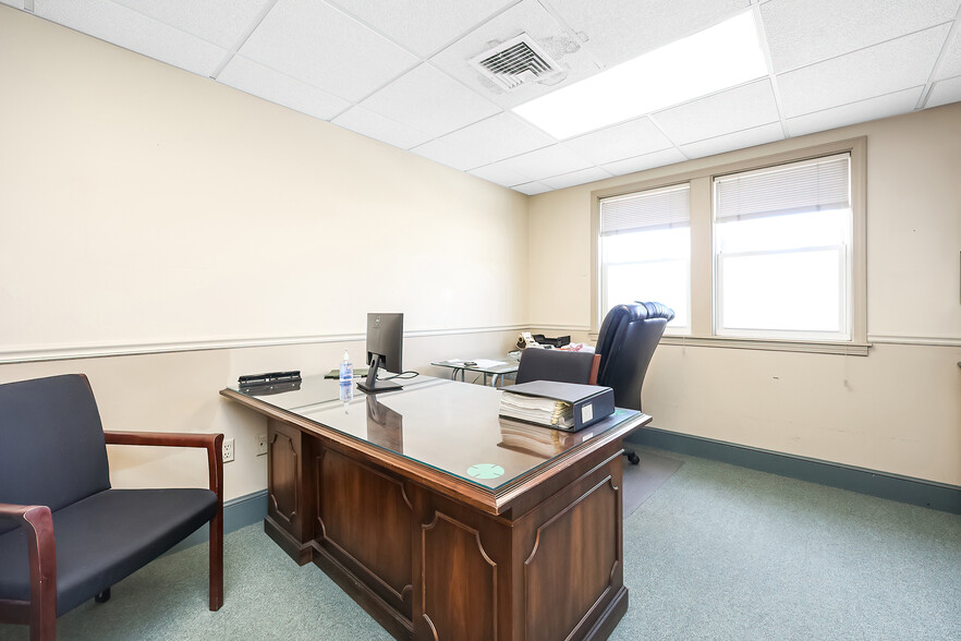 44 Morris St, Webster, MA à vendre - Photo de l’immeuble – Image 2 sur 19