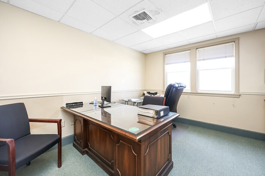 44 Morris St, Webster, MA à vendre - Photo de l’immeuble – Image 3 sur 19