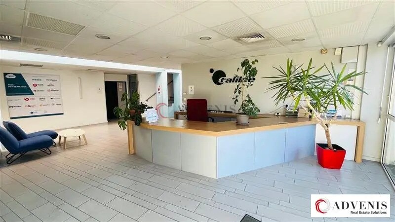 Bureau dans Lormont à louer - Photo de l’immeuble – Image 2 sur 12
