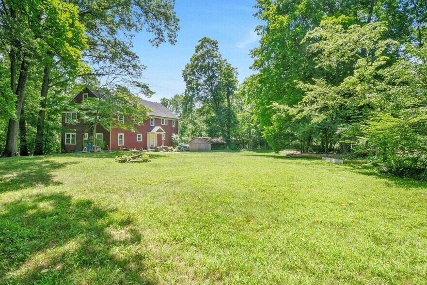 858 Pleasantville Rd, Briarcliff Manor, NY à vendre - Photo de l’immeuble – Image 3 sur 9