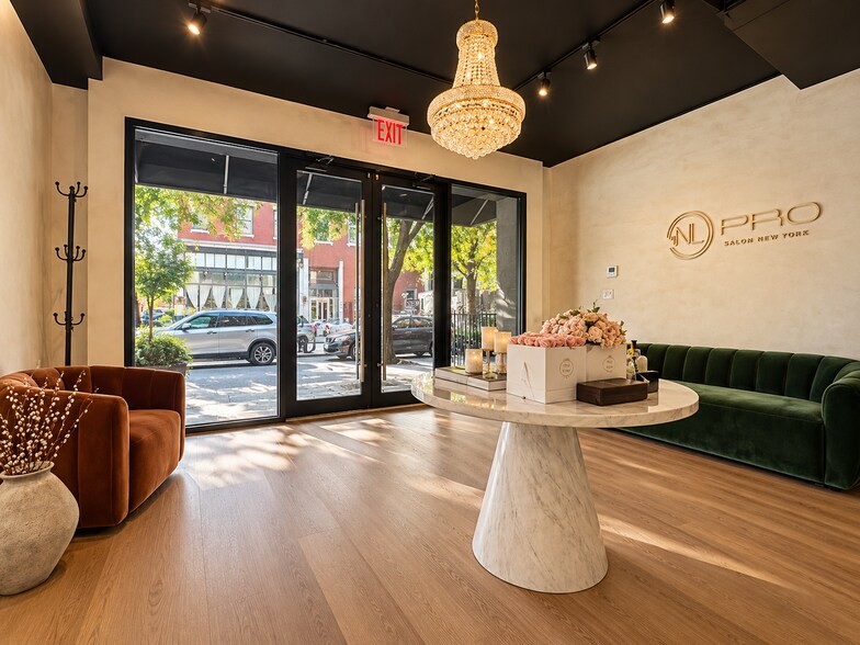 145 Manhattan Ave, Brooklyn, NY à louer - Photo de l’immeuble – Image 2 sur 5
