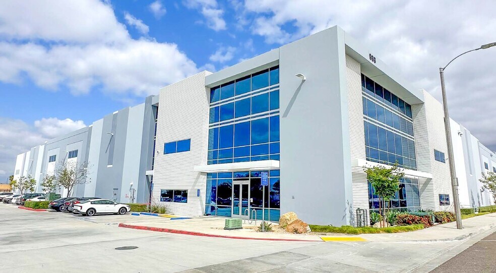 988 S Washington Ave, San Bernardino, CA à louer - Photo de l’immeuble – Image 1 sur 5