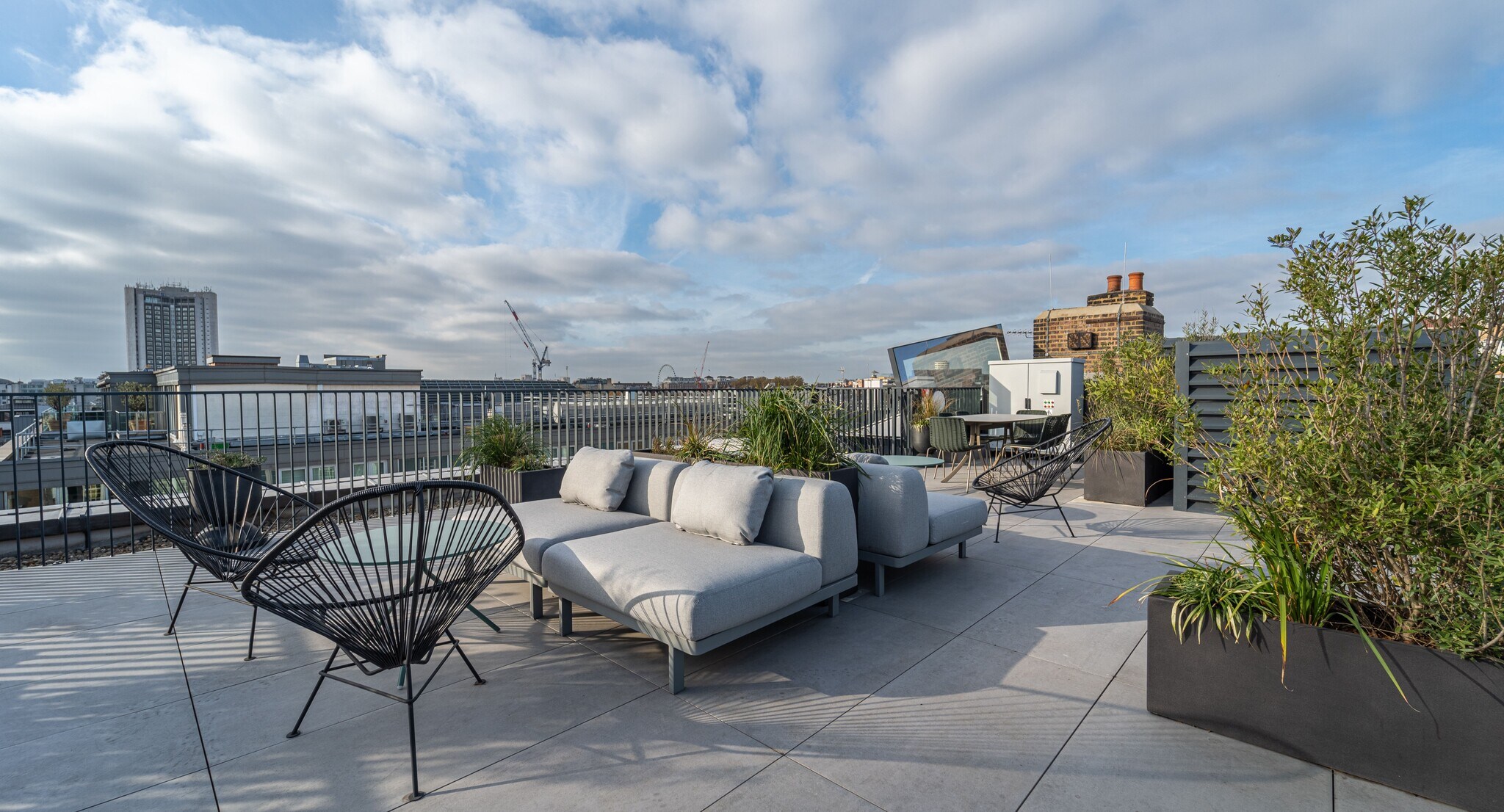 15 Berkeley St, Londres à louer Photo de l’immeuble– Image 1 sur 17