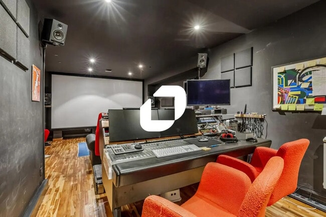 Plus de détails pour 42 Rue Des Vinaigriers, Paris - Bureau à louer