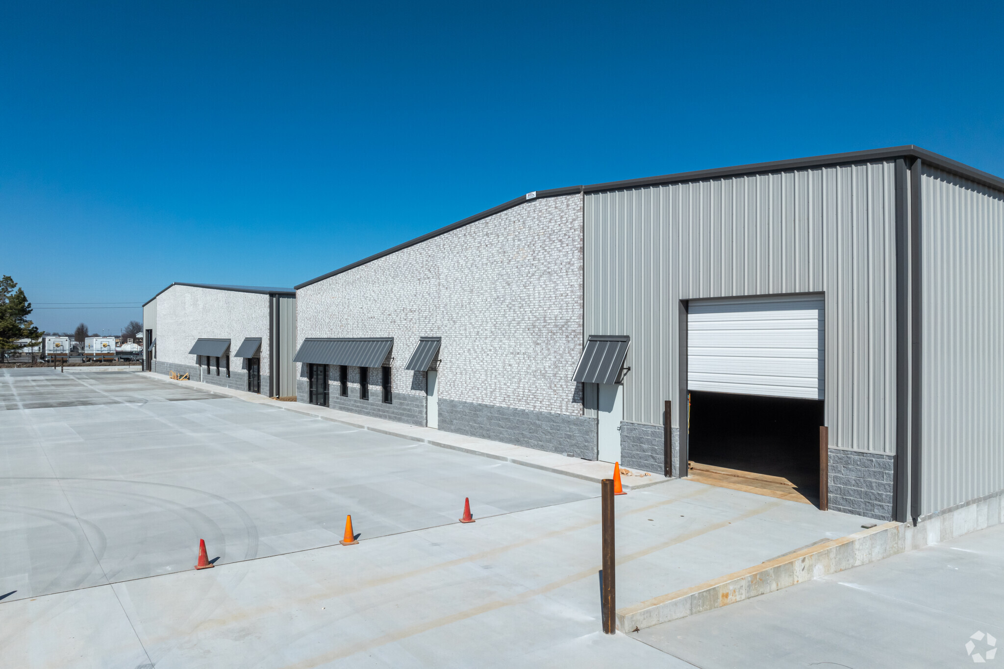 432 Industrial Dr, Tontitown, AR à louer Photo de l’immeuble– Image 1 sur 7