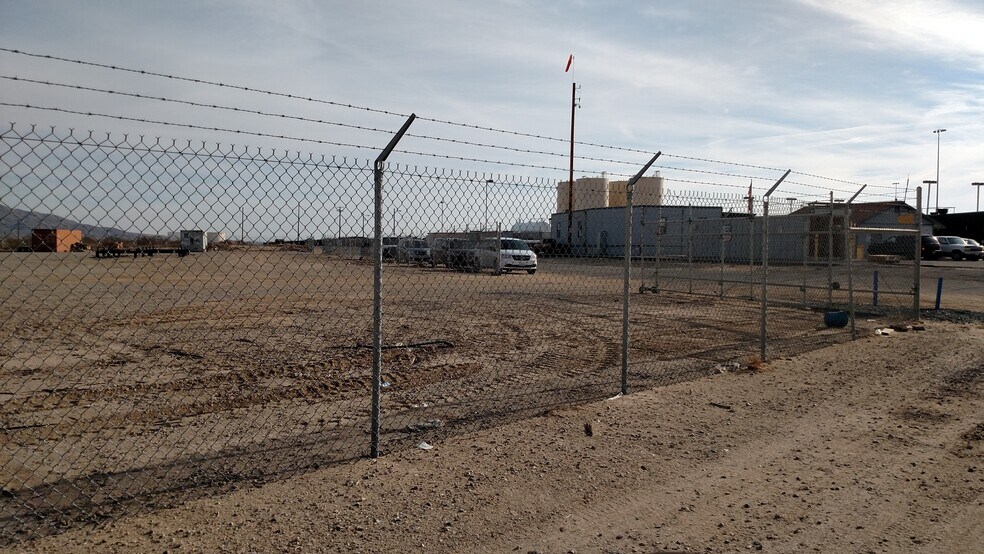 37265 Yermo Rd, Yermo, CA à vendre - Photo de l’immeuble – Image 2 sur 7