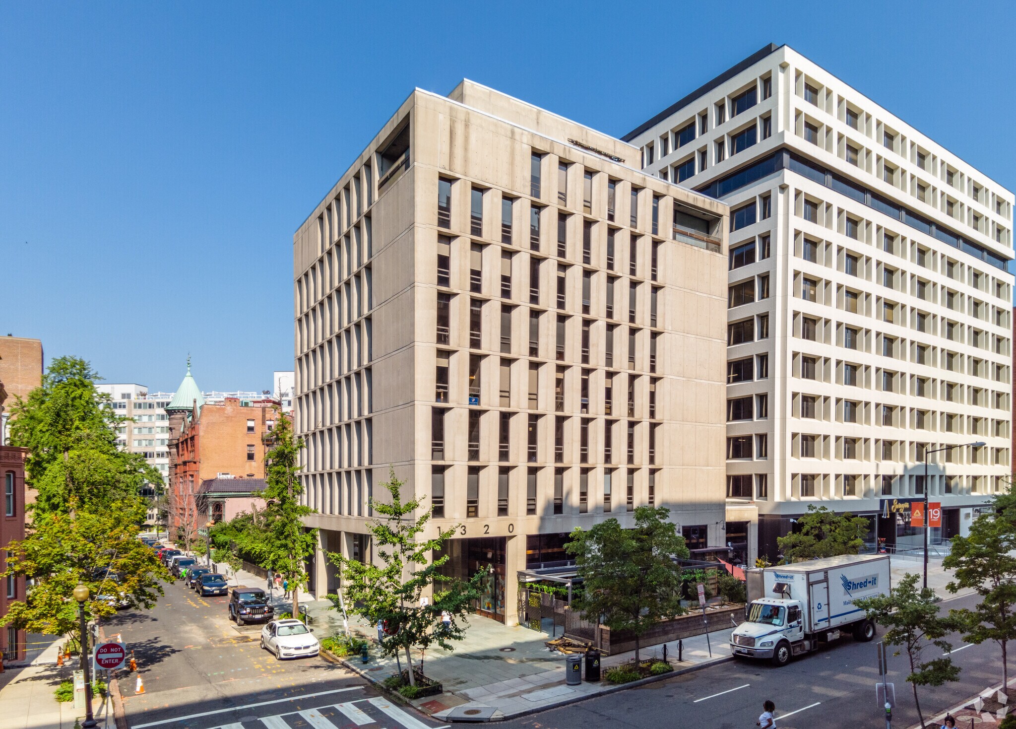 1320 19th St NW, Washington, DC à louer Photo de l’immeuble– Image 1 sur 5