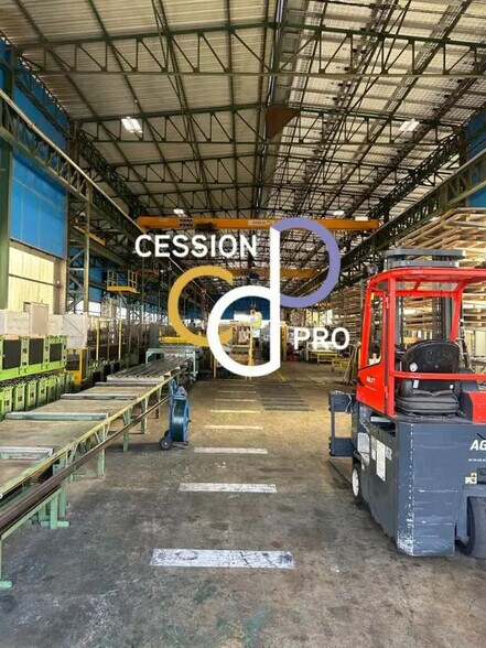 Industriel/Logistique dans Avignon à louer - Photo de l’immeuble – Image 2 sur 5